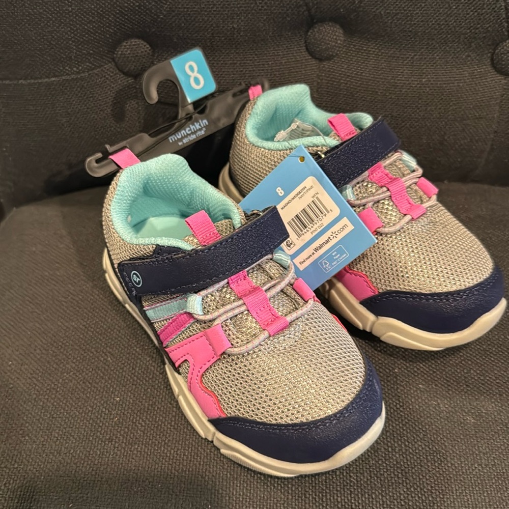 Toddler girl Munchkin by Striderite size 8 sneakers